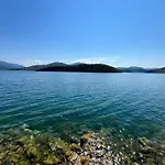 Bujtina Hotel *