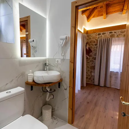 Bujtina Hotell