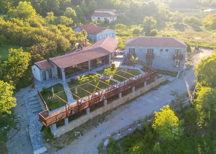 Bujtina Hotell