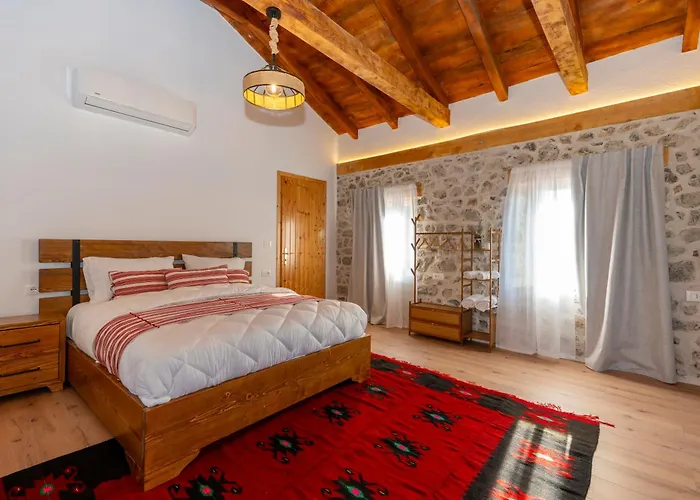 Bujtina Hotell