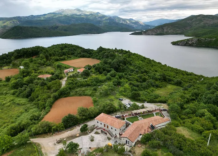 Bujtina Hotell Rragam