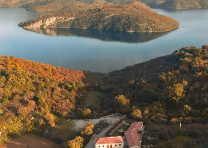 Bujtina