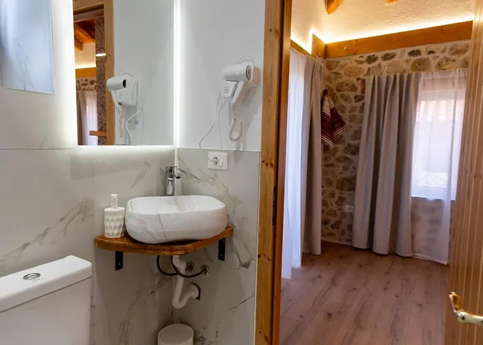Bujtina Hotell